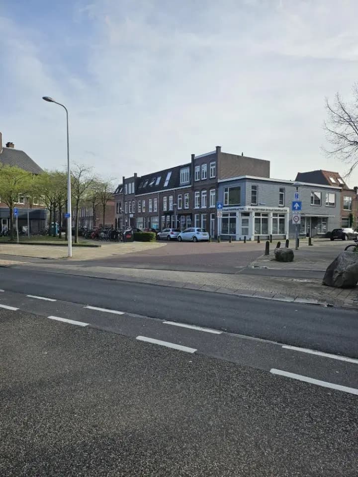 show all photos of Amsterdamsestraatweg